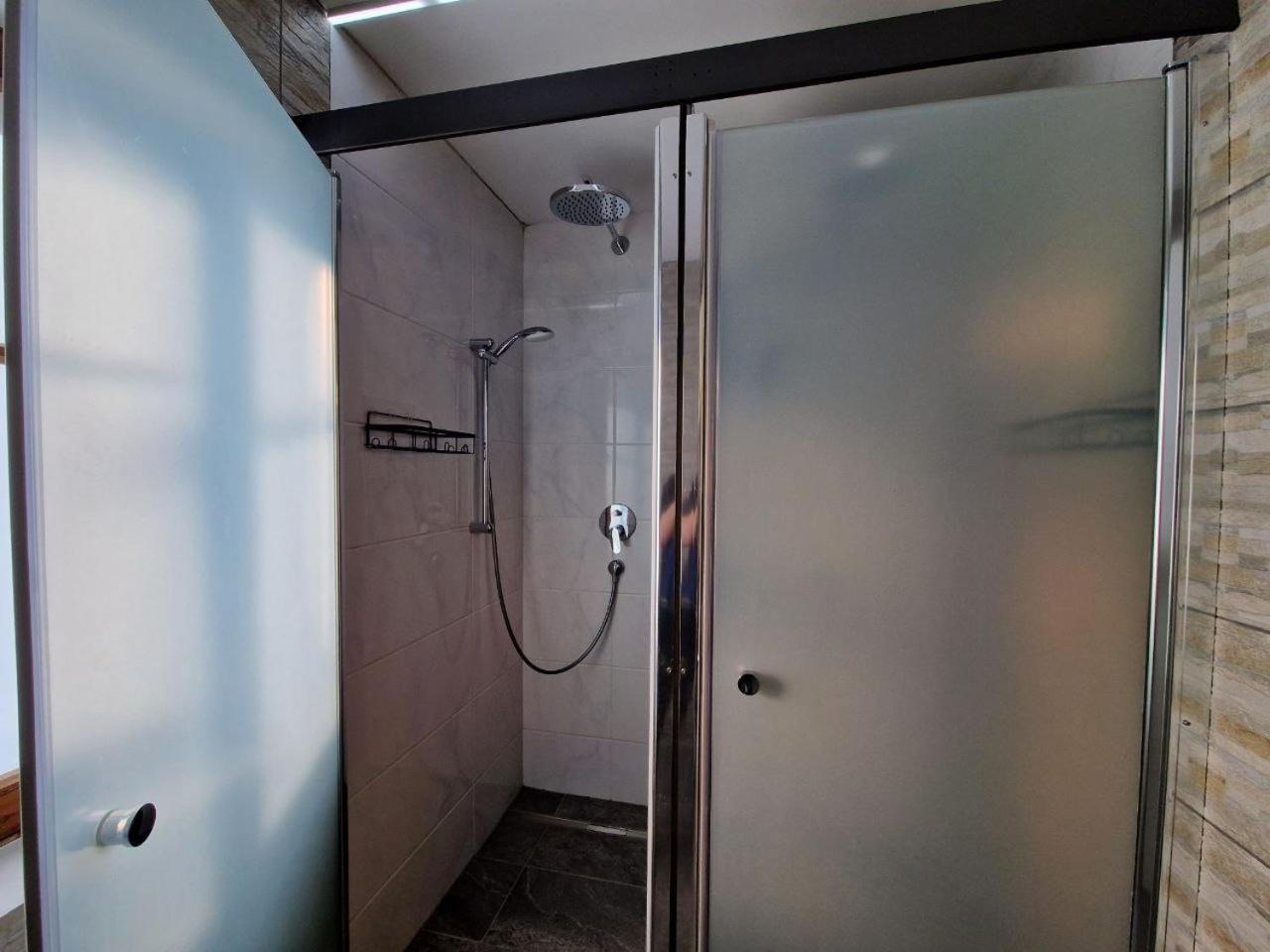 Stanton Hostel 장크트안톤암아를베르크 외부 사진