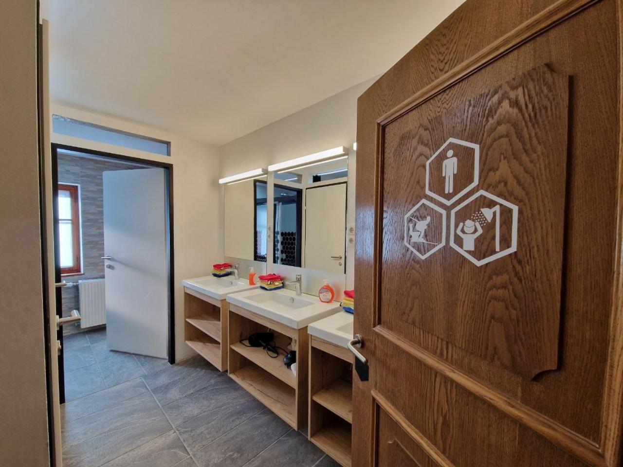 Stanton Hostel 장크트안톤암아를베르크 외부 사진