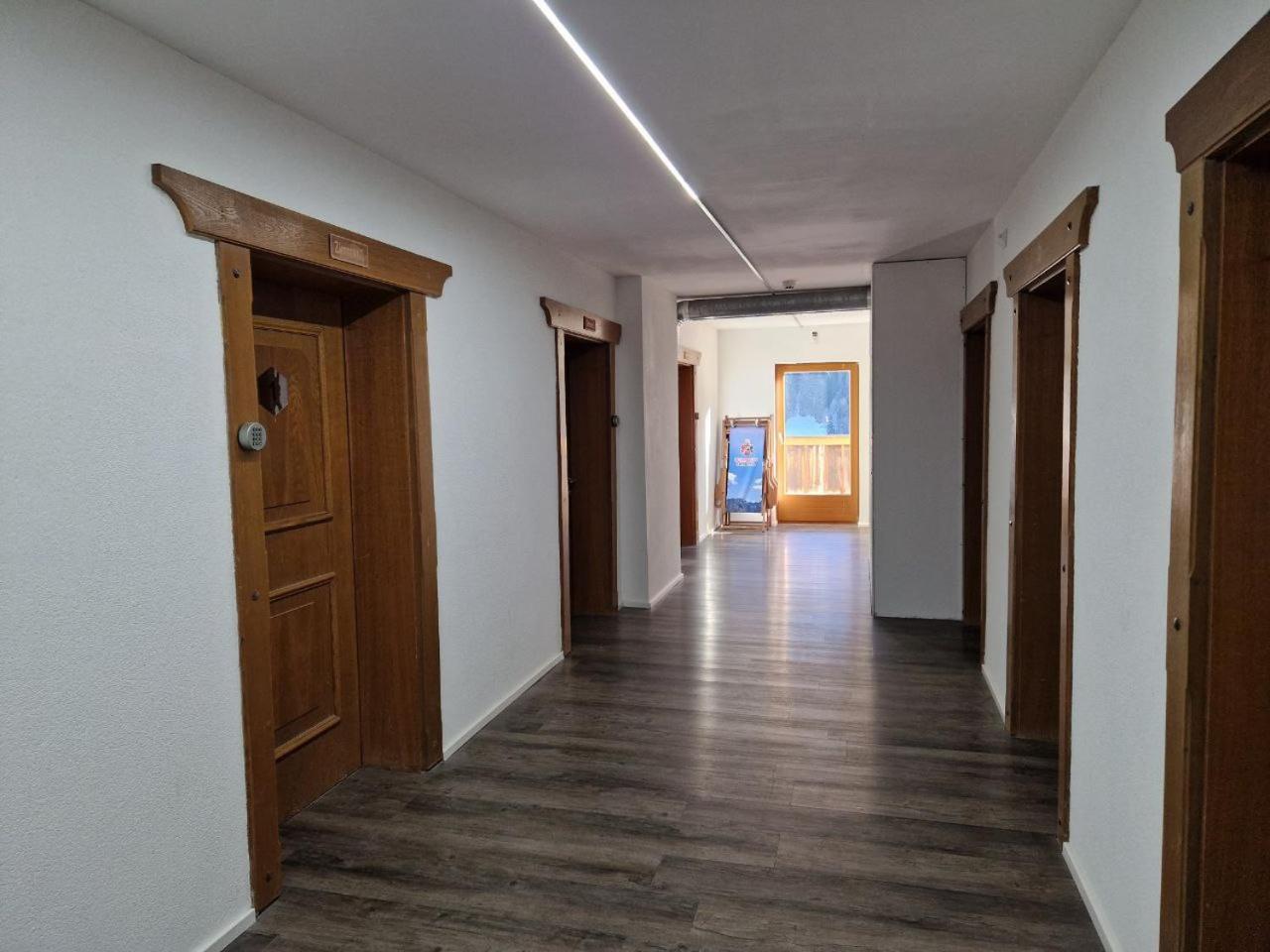 Stanton Hostel 장크트안톤암아를베르크 외부 사진