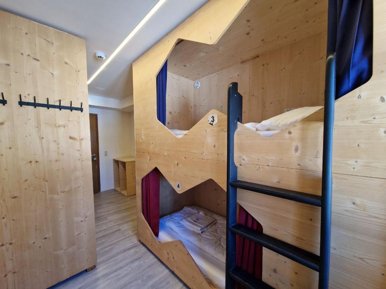 Stanton Hostel 장크트안톤암아를베르크 외부 사진